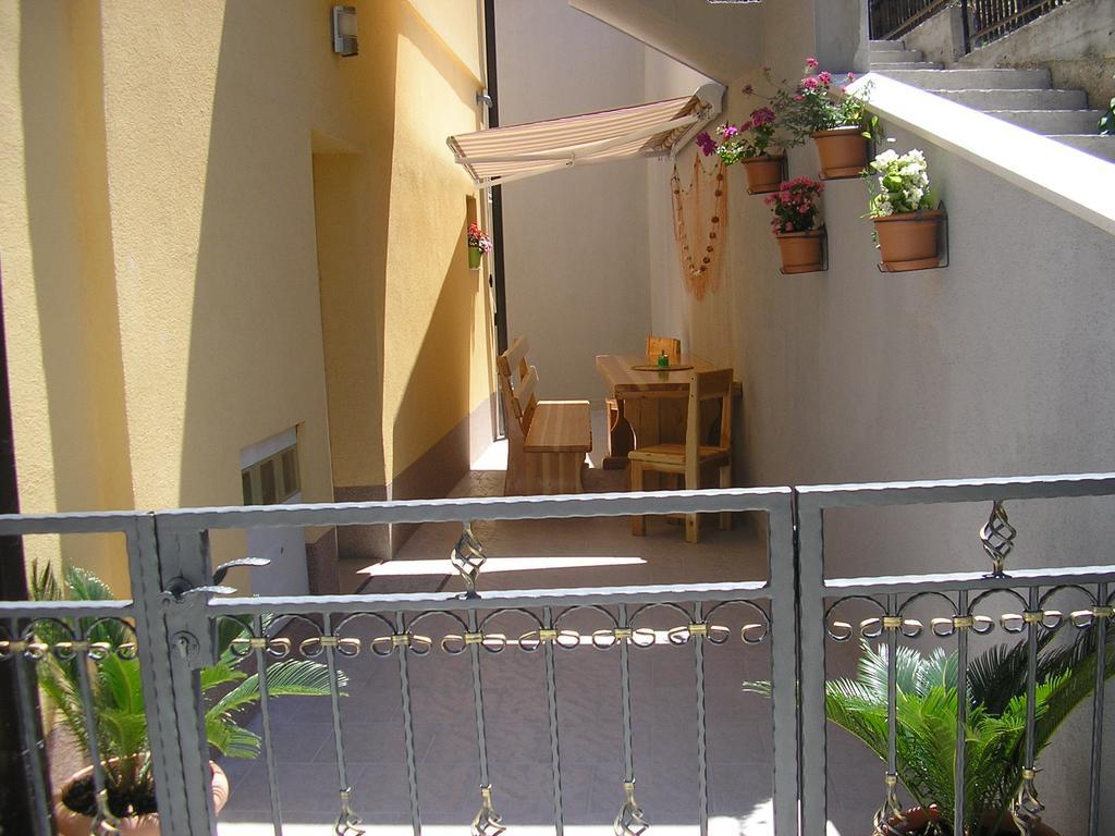 Apartments Viki Трогир Экстерьер фото