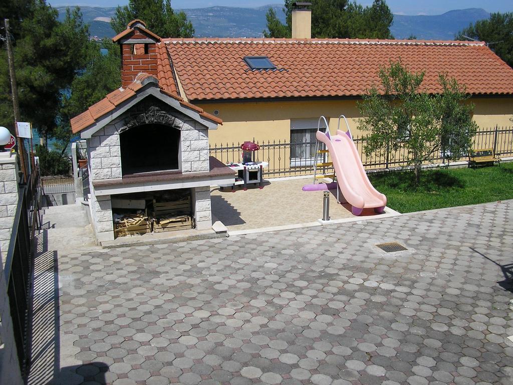 Apartments Viki Трогир Экстерьер фото