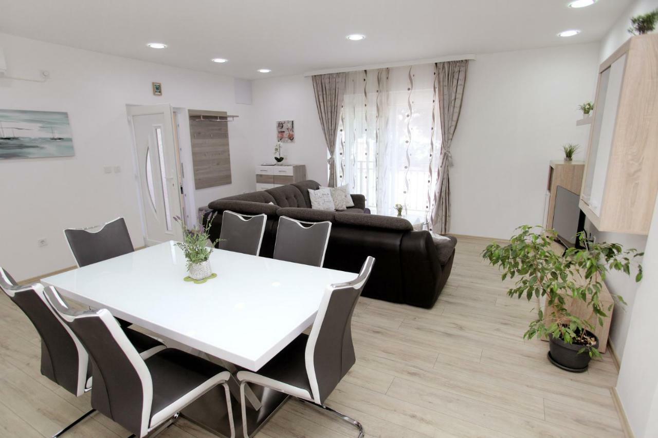 Apartments Viki Трогир Экстерьер фото