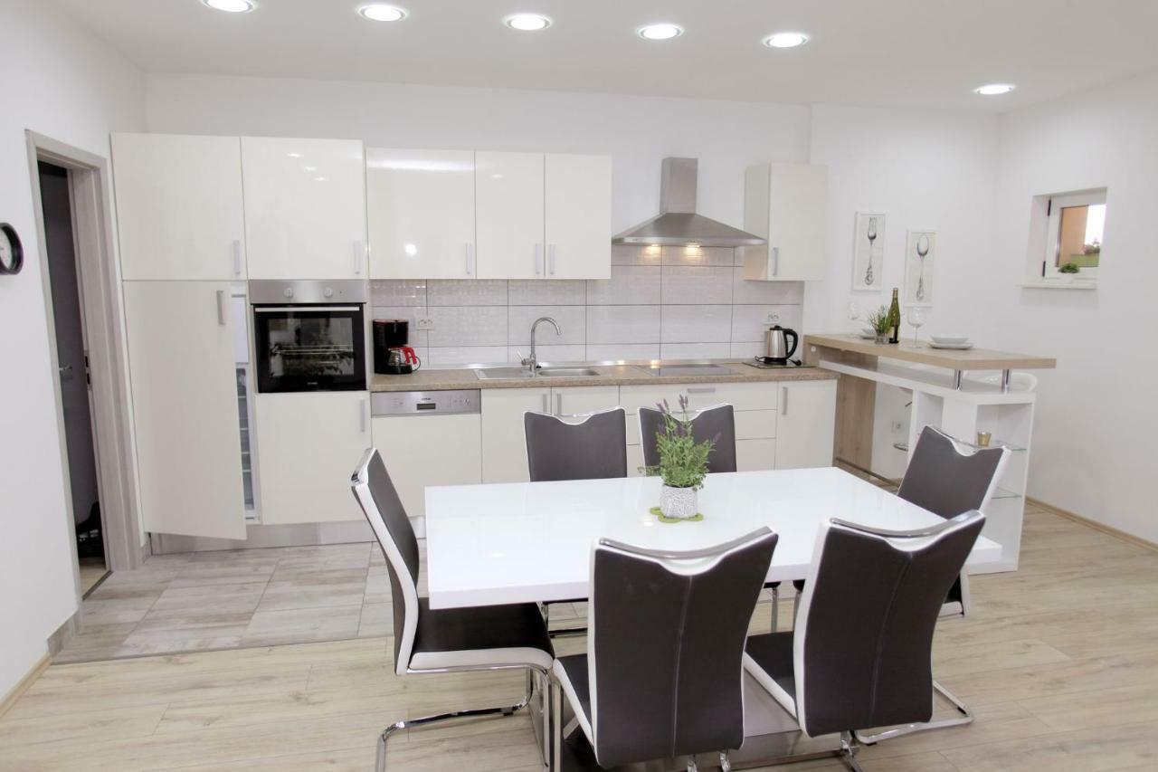 Apartments Viki Трогир Экстерьер фото
